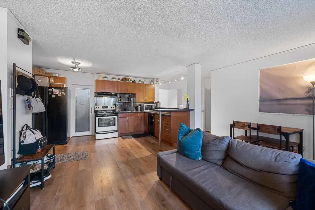 2111 14 Street SW Calgary AB T2T 3T2
