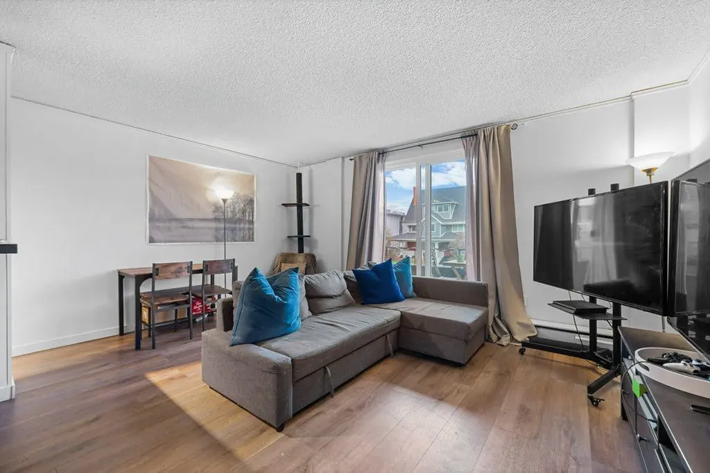 2111 14 Street SW Calgary AB T2T 3T2