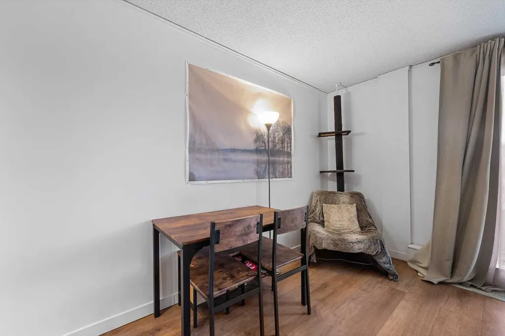 2111 14 Street SW Calgary AB T2T 3T2