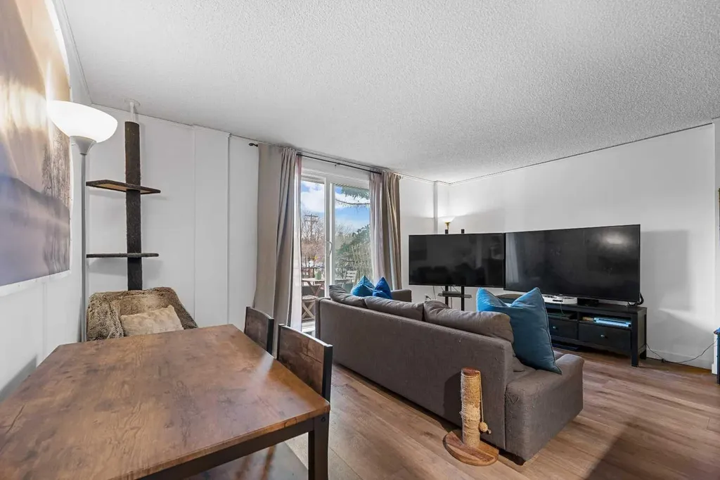 2111 14 Street SW Calgary AB T2T 3T2