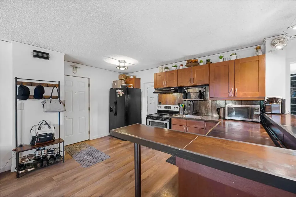 2111 14 Street SW Calgary AB T2T 3T2