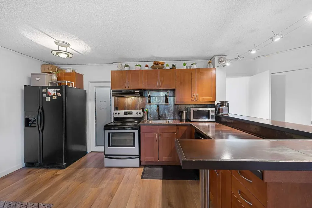 2111 14 Street SW Calgary AB T2T 3T2