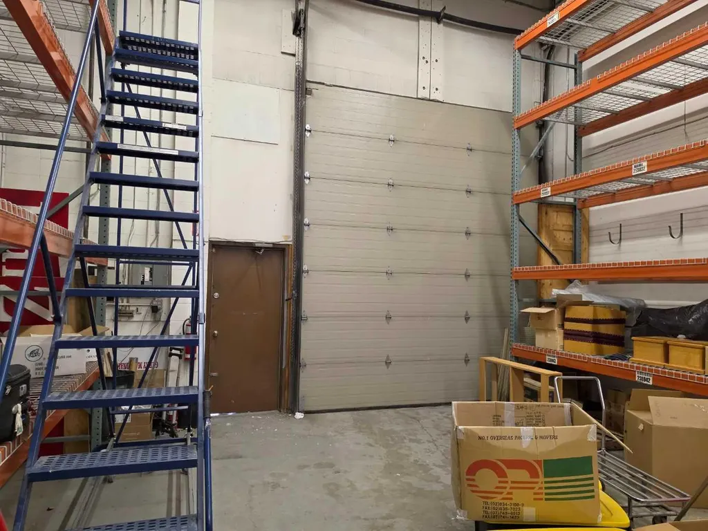 3610 29 Street NE Calgary AB T1Y 5Z7