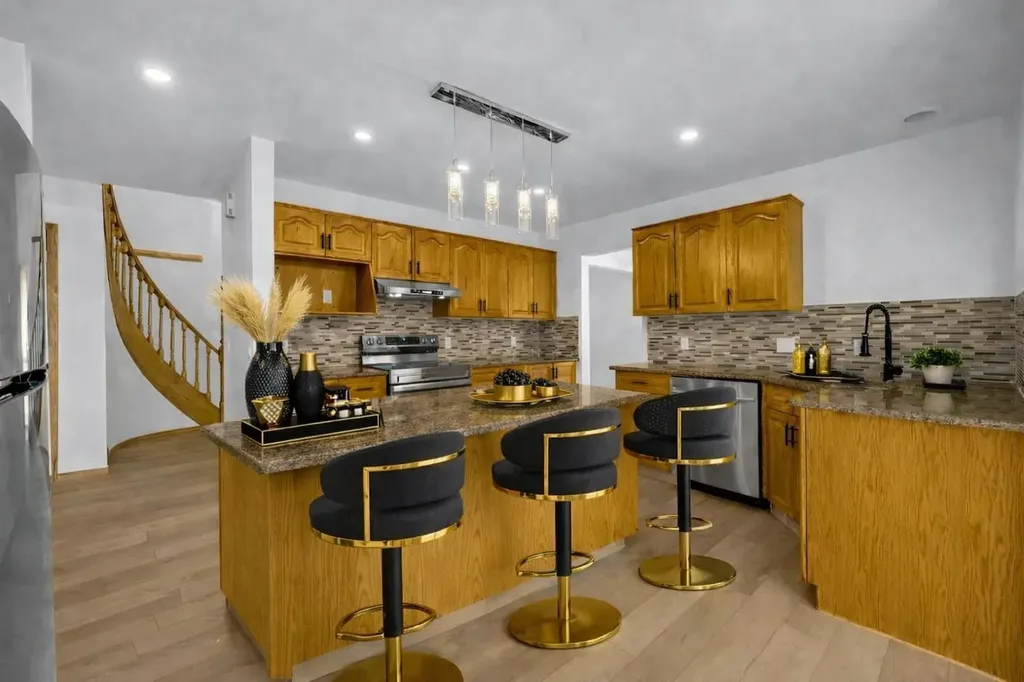 208 Coral Shores Bay NE Calgary AB T3J 3J6