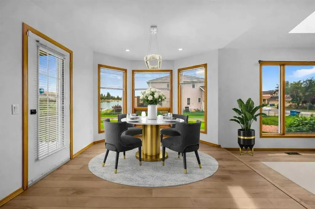 208 Coral Shores Bay NE Calgary AB T3J 3J6