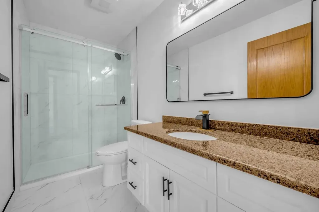 208 Coral Shores Bay NE Calgary AB T3J 3J6