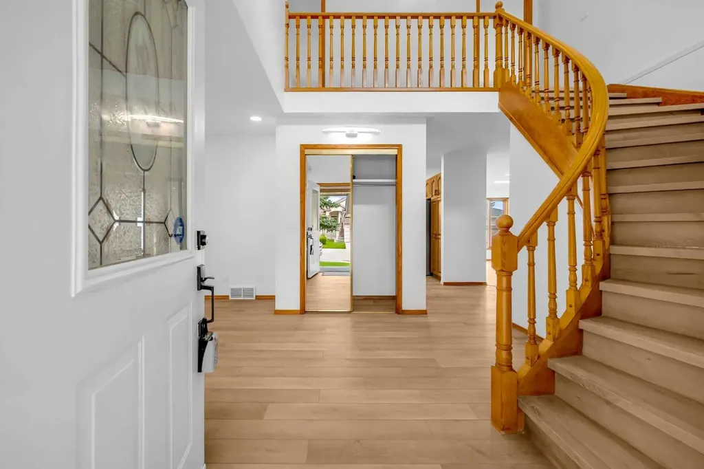 208 Coral Shores Bay NE Calgary AB T3J 3J6