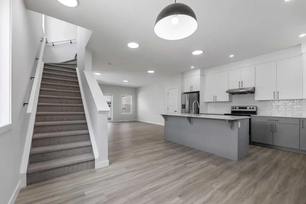 90 Corner Meadows Manor NE Calgary AB T3N 2N8