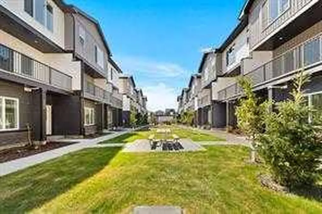 90 Corner Meadows Manor NE Calgary AB T3N 2N8