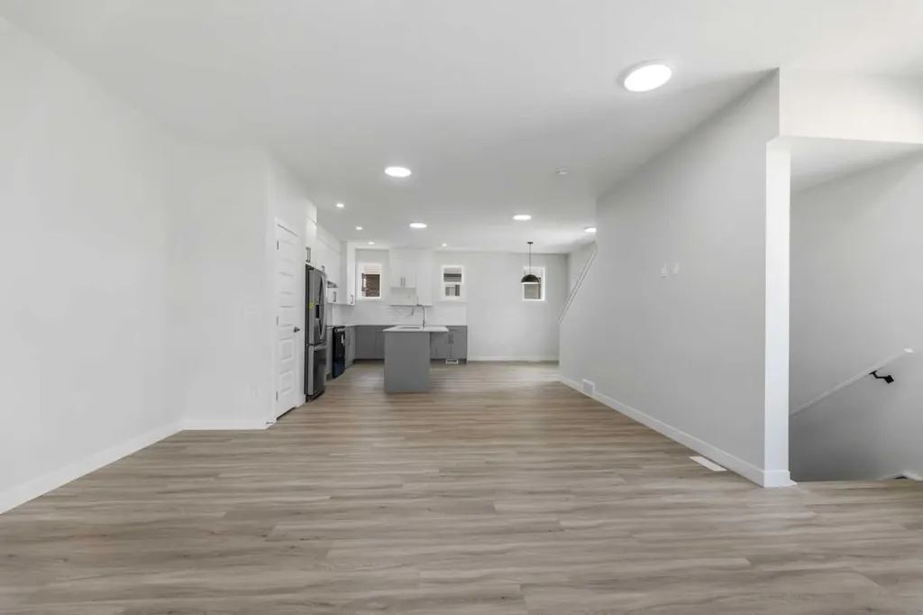 90 Corner Meadows Manor NE Calgary AB T3N 2N8