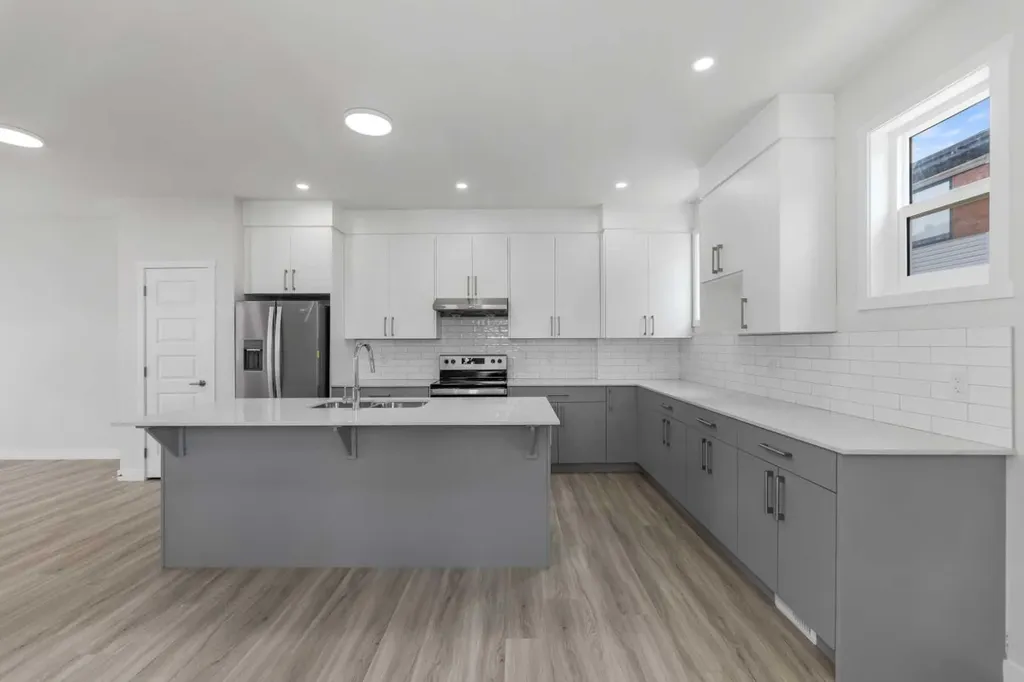 90 Corner Meadows Manor NE Calgary AB T3N 2N8