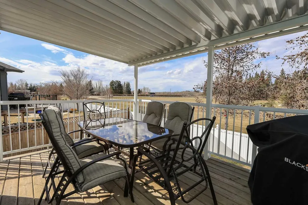 137 Coachman Way Blackfalds AB T4M 0B4