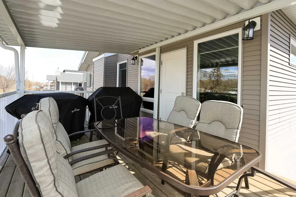 137 Coachman Way Blackfalds AB T4M 0B4