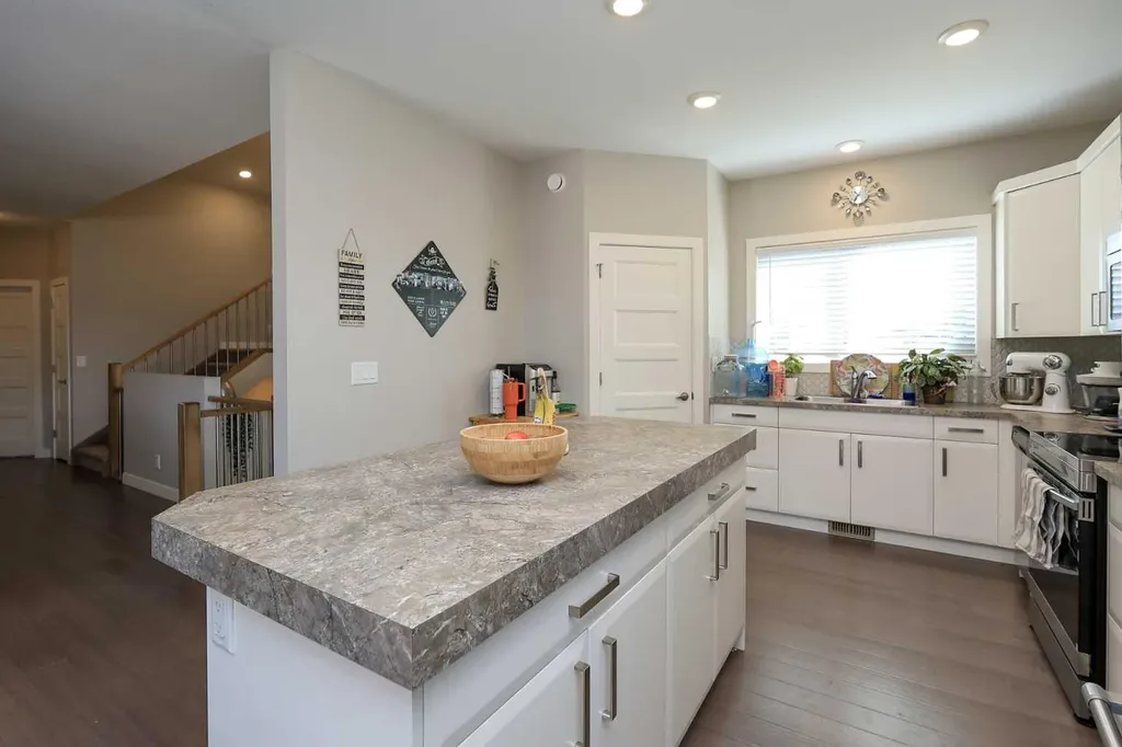 137 Coachman Way Blackfalds AB T4M 0B4