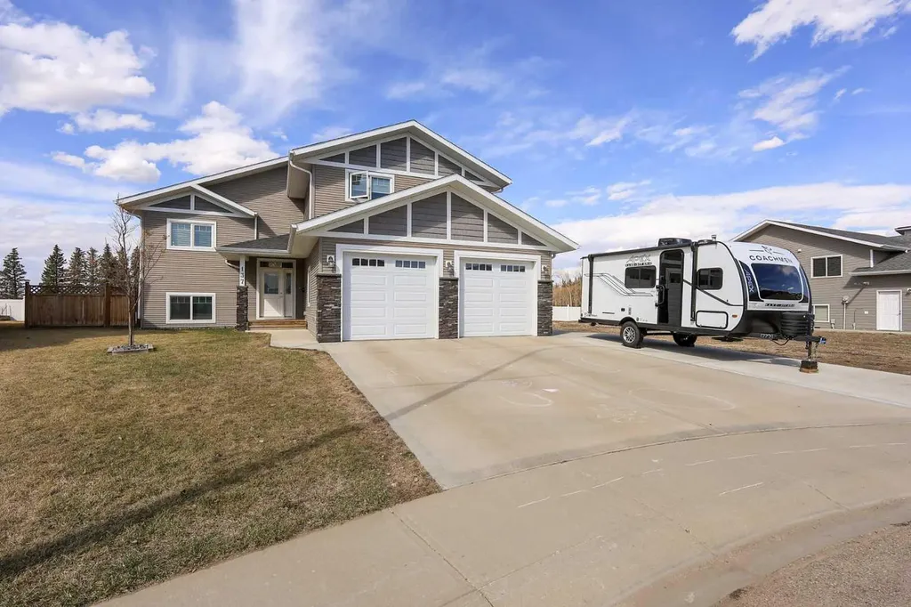 137 Coachman Way Blackfalds AB T4M 0B4