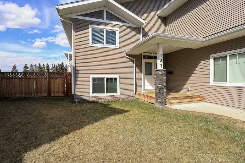 137 Coachman Way Blackfalds AB T4M 0B4