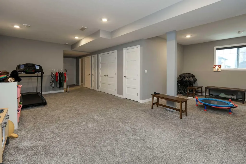 137 Coachman Way Blackfalds AB T4M 0B4