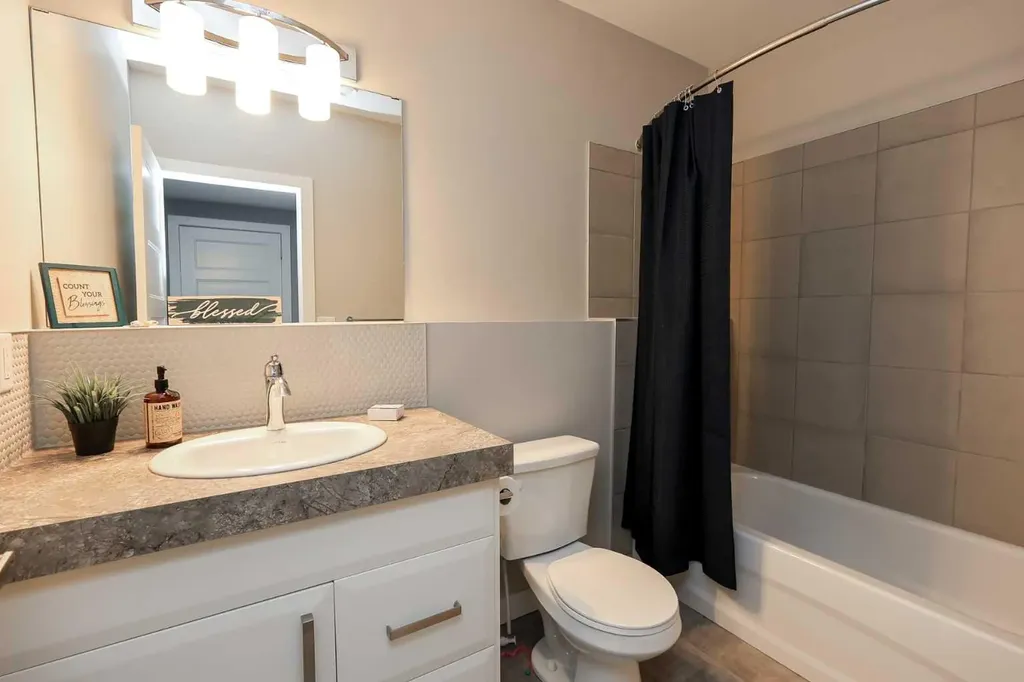 137 Coachman Way Blackfalds AB T4M 0B4