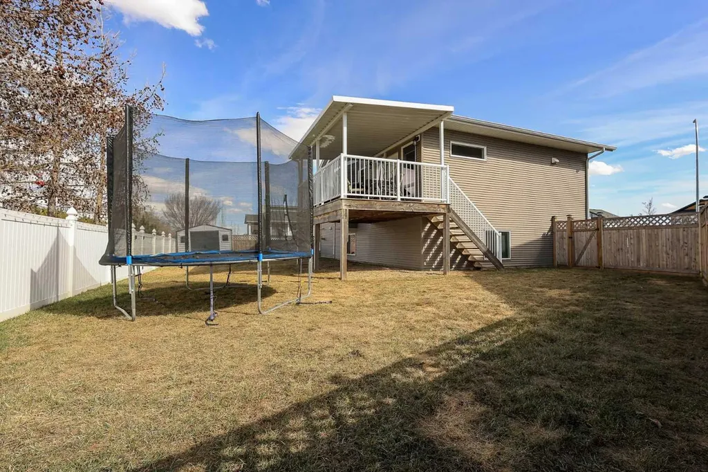 137 Coachman Way Blackfalds AB T4M 0B4