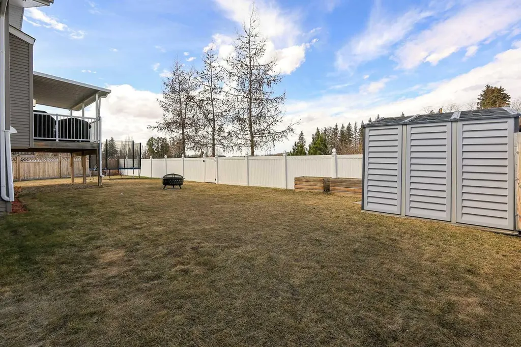 137 Coachman Way Blackfalds AB T4M 0B4