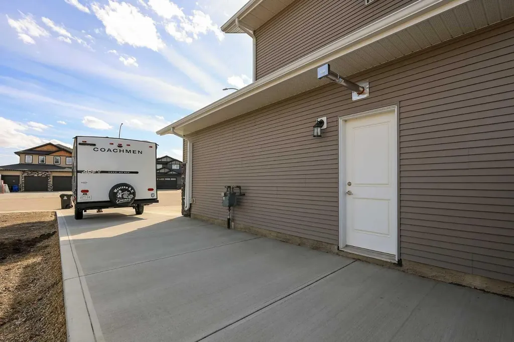 137 Coachman Way Blackfalds AB T4M 0B4