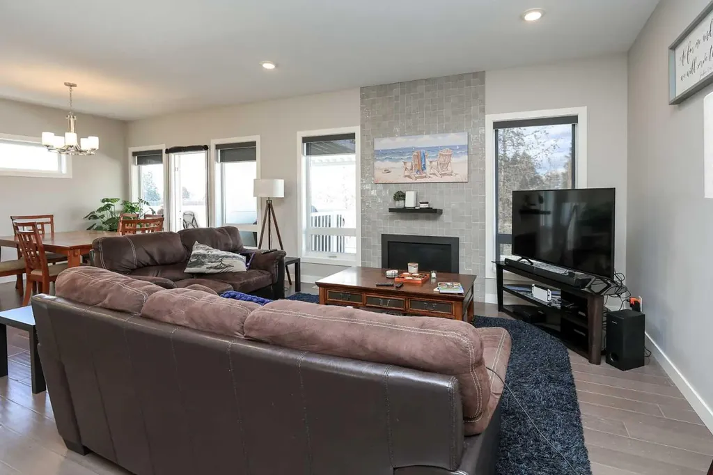 137 Coachman Way Blackfalds AB T4M 0B4