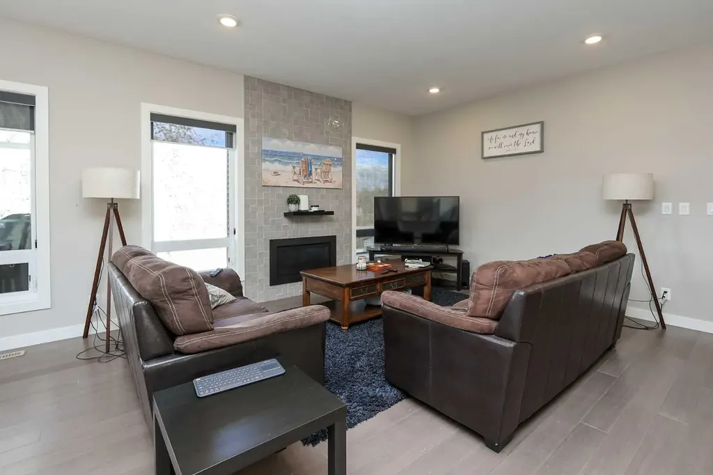 137 Coachman Way Blackfalds AB T4M 0B4