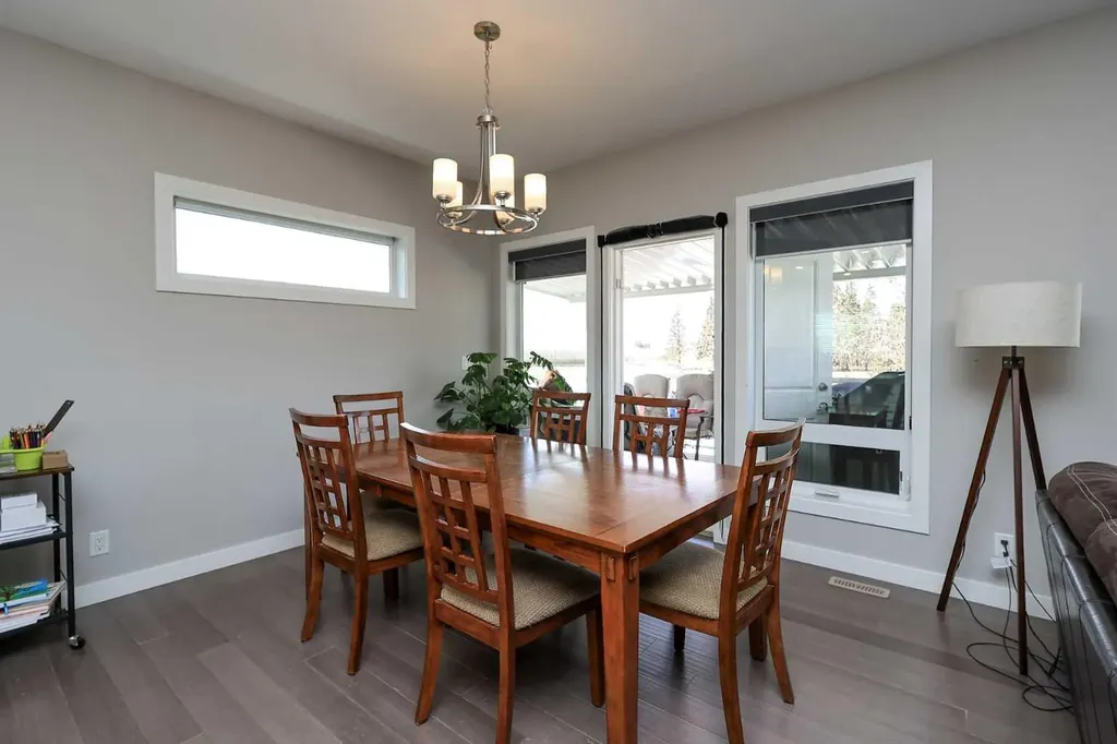 137 Coachman Way Blackfalds AB T4M 0B4