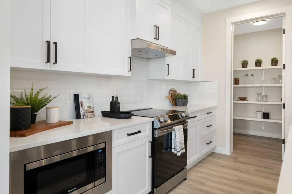 450 Kinniburgh Loop Chestermere AB T1X 3C2