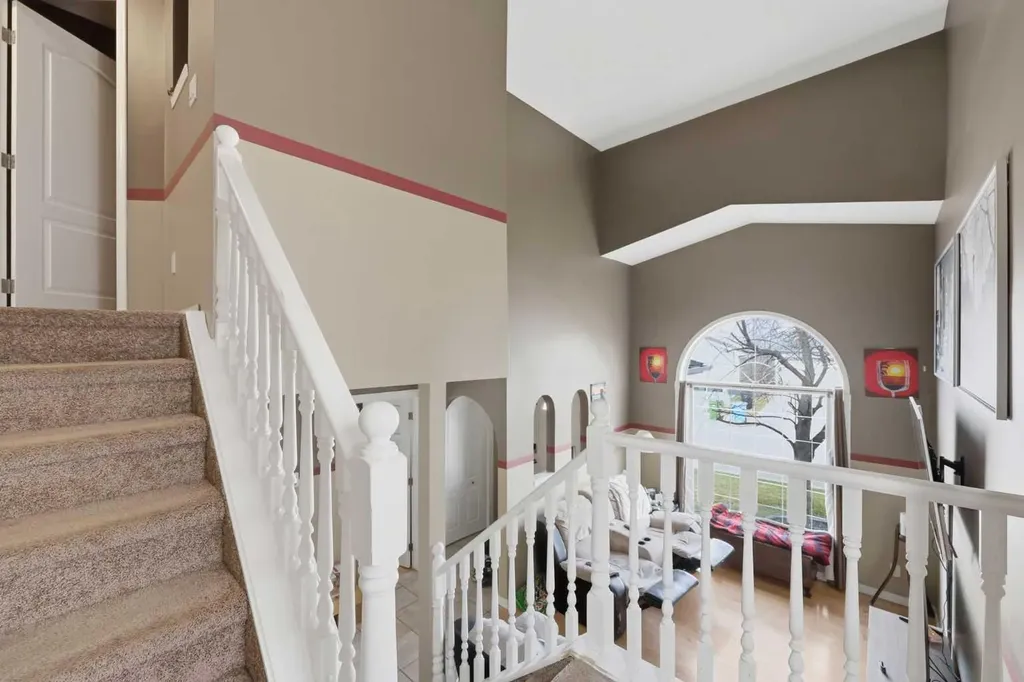 59 Somerside Manor SW Calgary AB T2Y 3G4