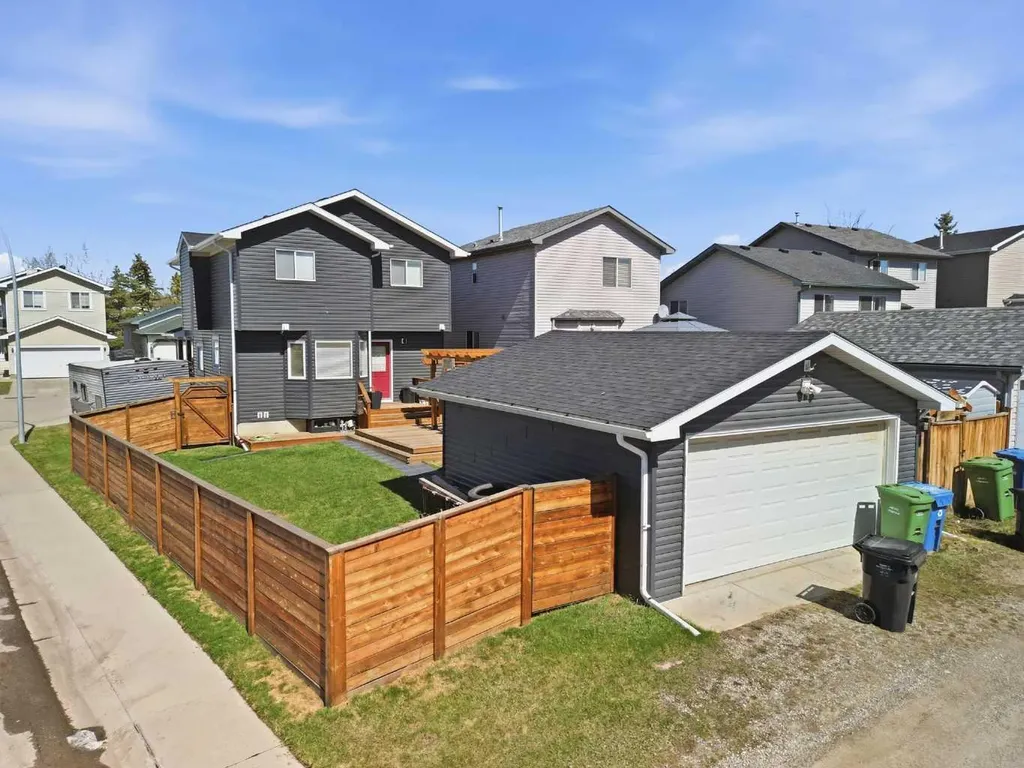 59 Somerside Manor SW Calgary AB T2Y 3G4