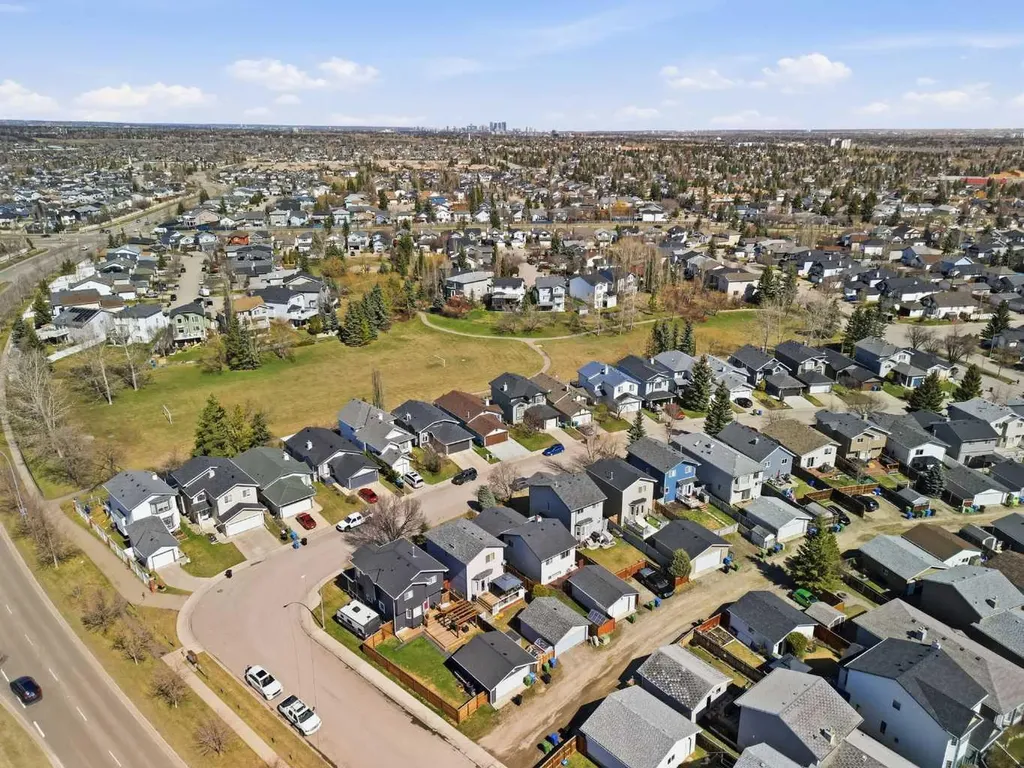 59 Somerside Manor SW Calgary AB T2Y 3G4
