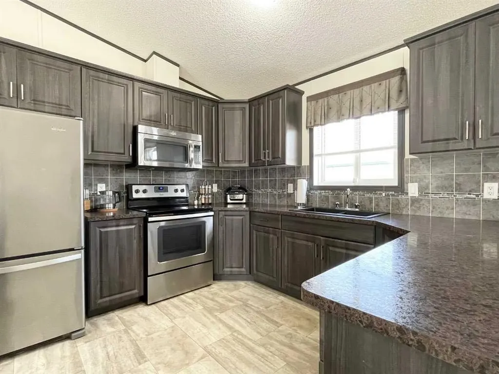 145 Caouette Crest Fort Mcmurray AB T9K2H5