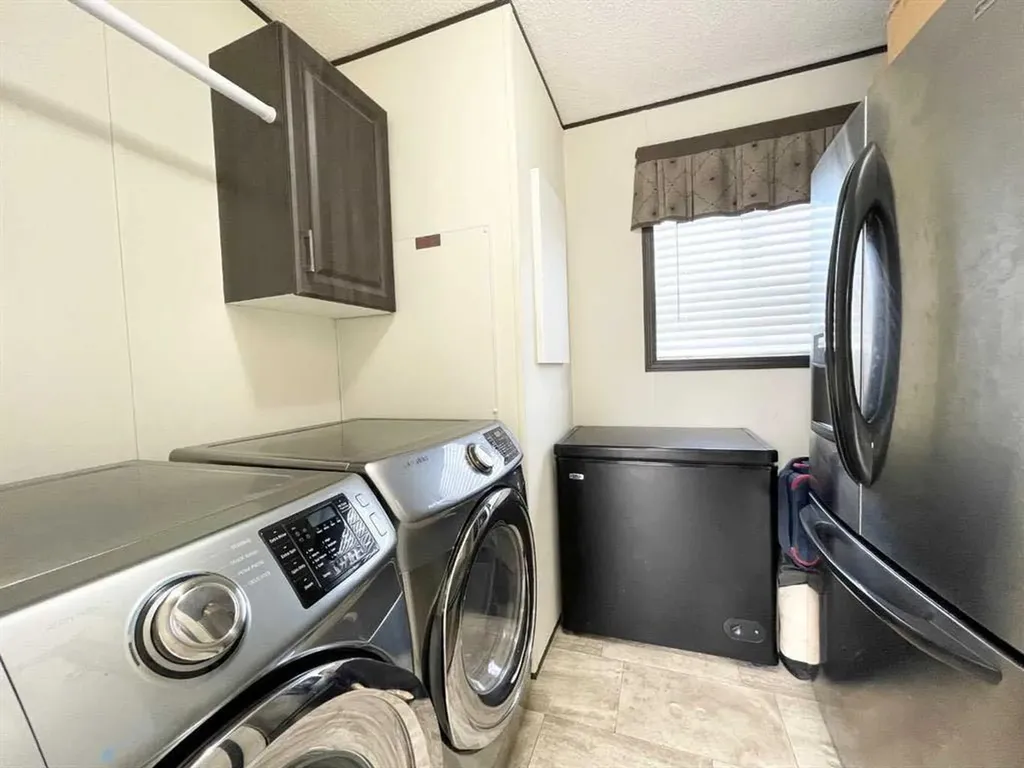 145 Caouette Crest Fort Mcmurray AB T9K2H5