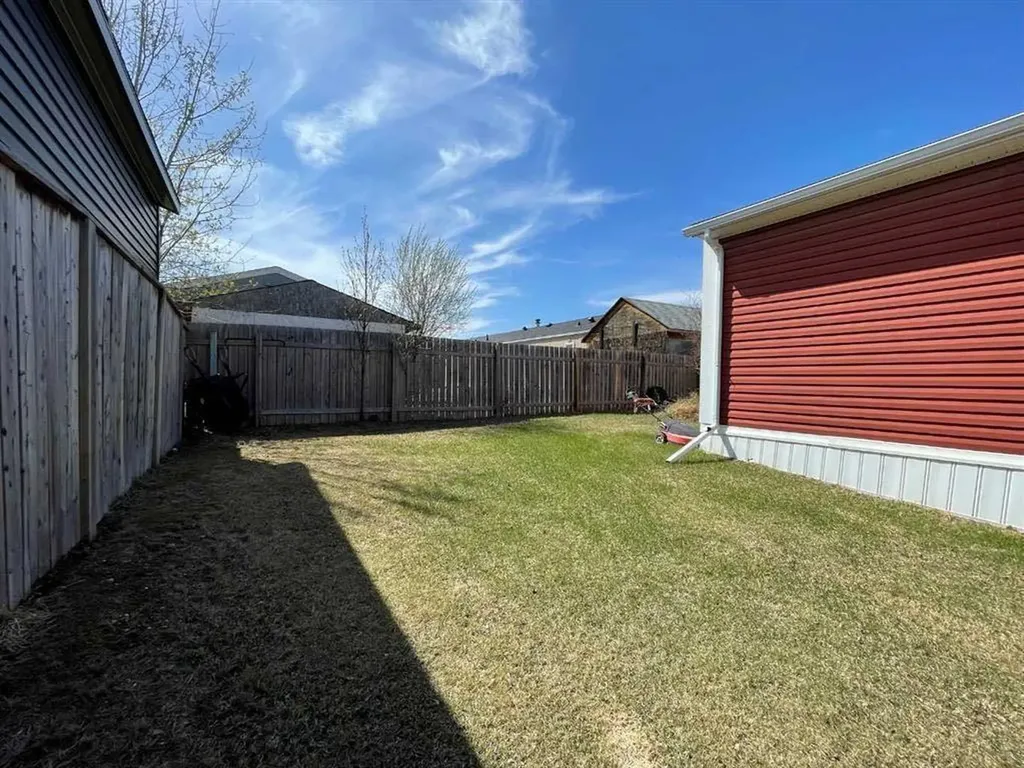 145 Caouette Crest Fort Mcmurray AB T9K2H5