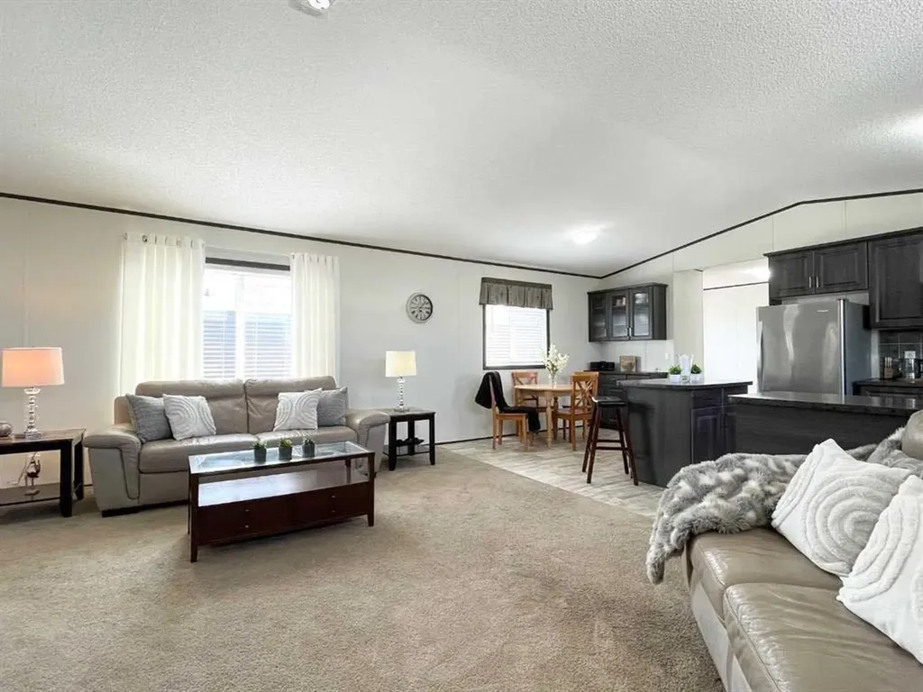 145 Caouette Crest Fort Mcmurray AB T9K2H5
