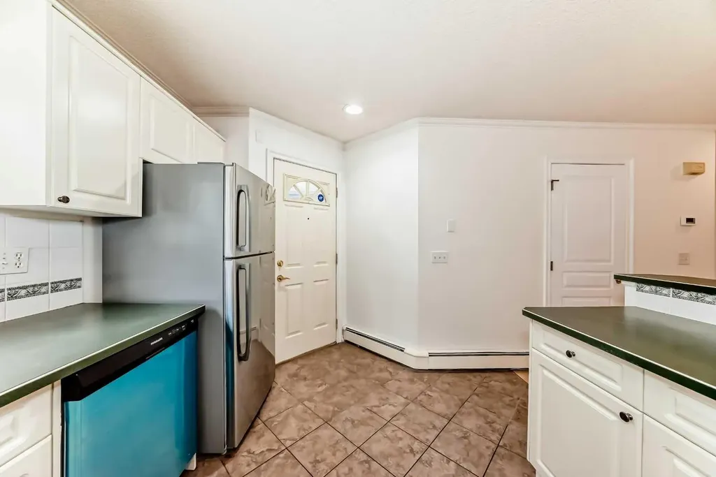 1215 15 Avenue SW Calgary AB T3C 0X5