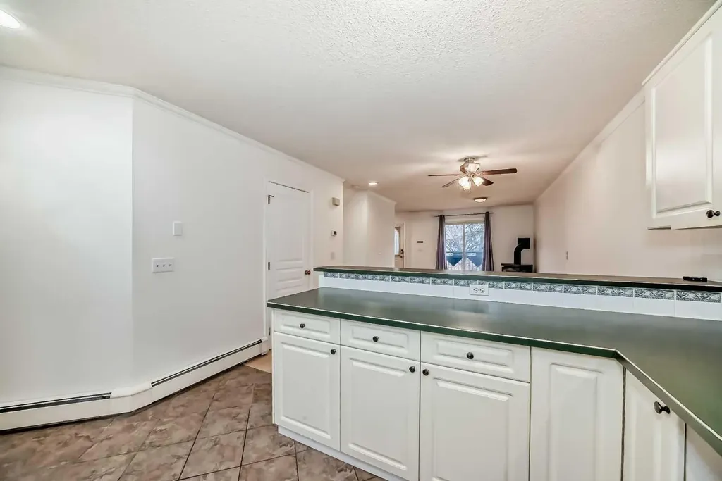 1215 15 Avenue SW Calgary AB T3C 0X5