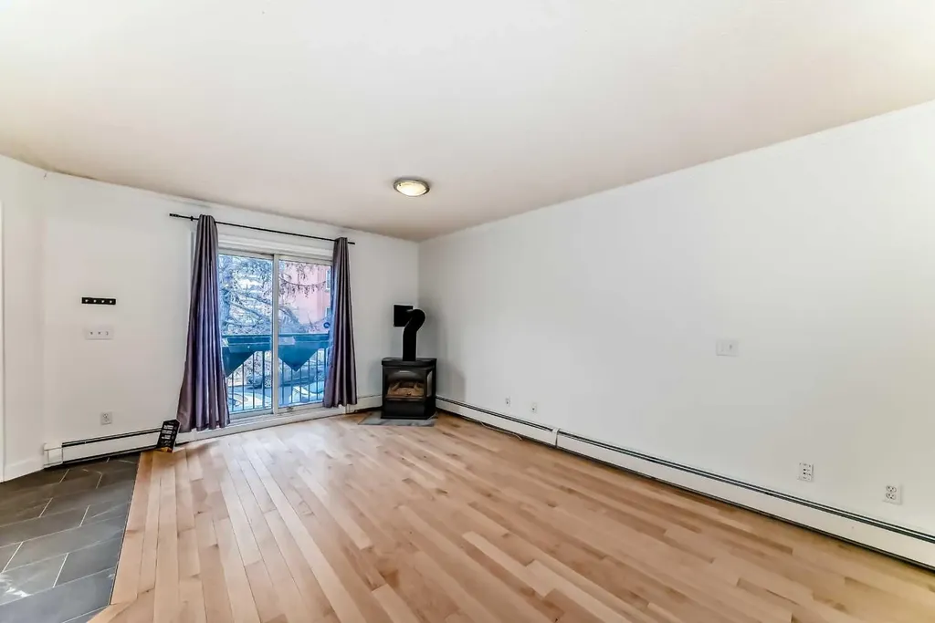 1215 15 Avenue SW Calgary AB T3C 0X5