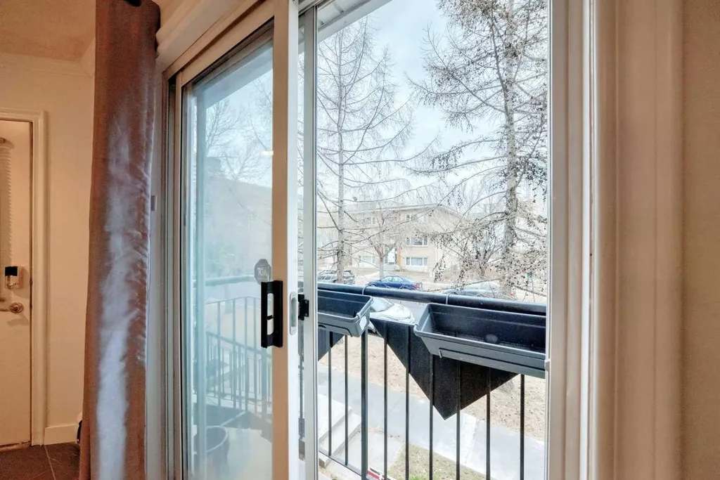 1215 15 Avenue SW Calgary AB T3C 0X5