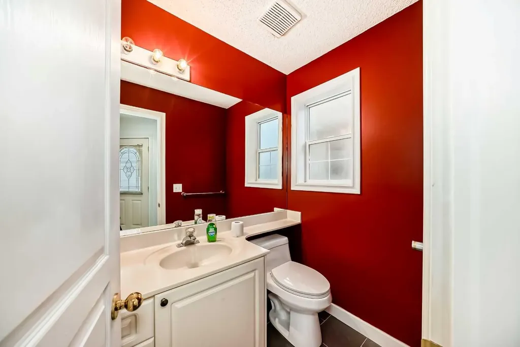 1215 15 Avenue SW Calgary AB T3C 0X5