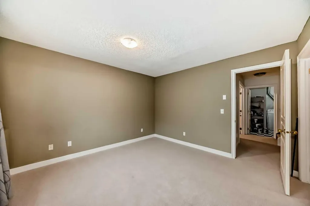 1215 15 Avenue SW Calgary AB T3C 0X5
