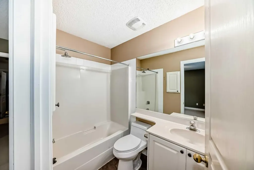 1215 15 Avenue SW Calgary AB T3C 0X5