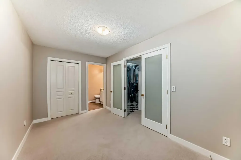 1215 15 Avenue SW Calgary AB T3C 0X5