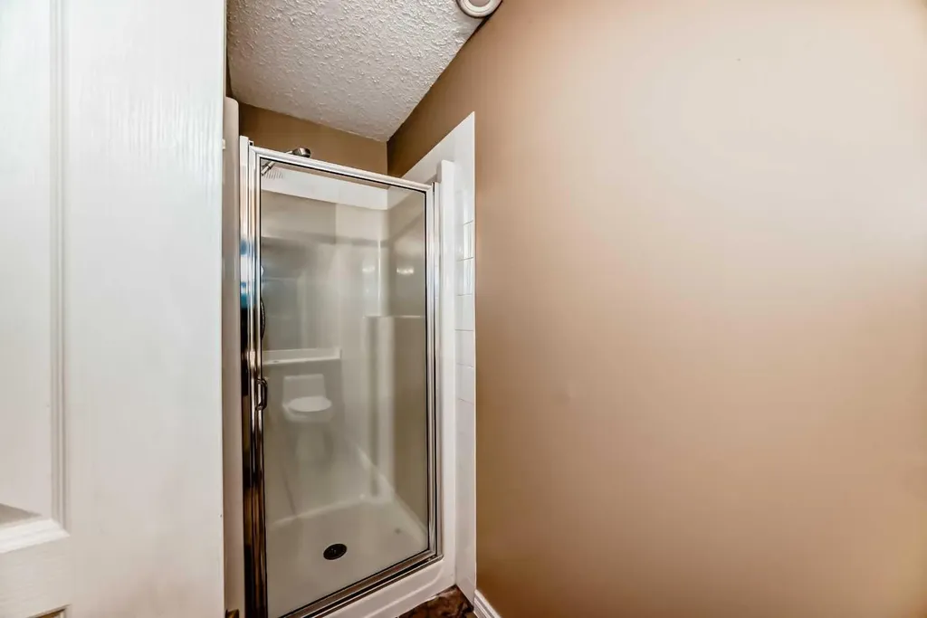 1215 15 Avenue SW Calgary AB T3C 0X5