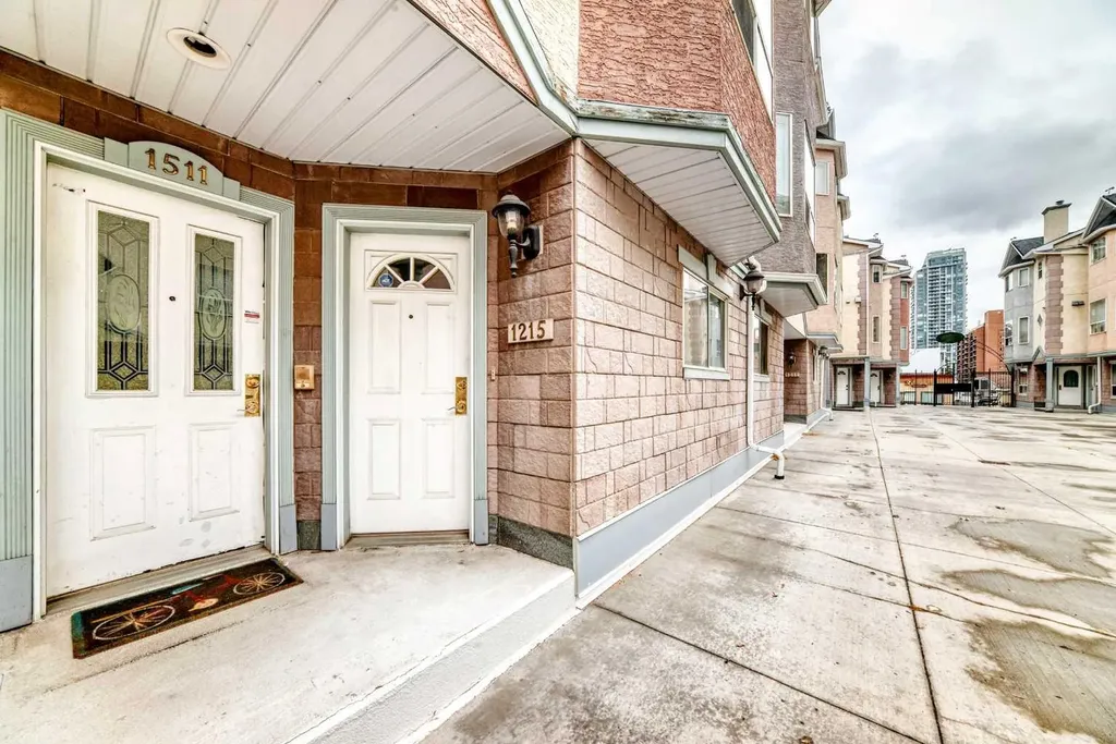 1215 15 Avenue SW Calgary AB T3C 0X5