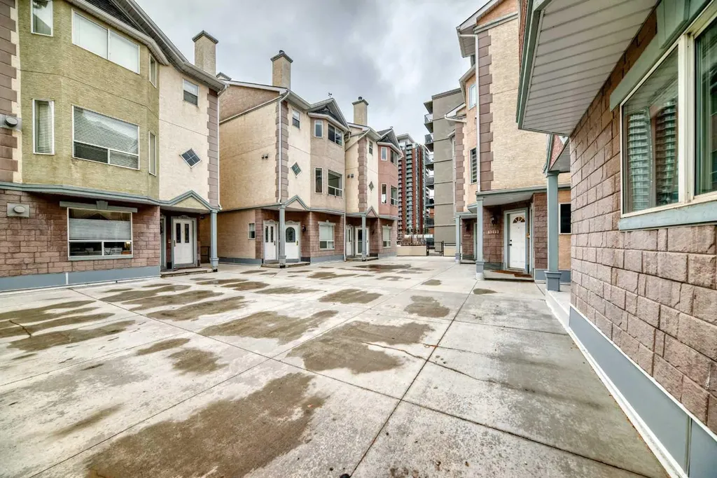 1215 15 Avenue SW Calgary AB T3C 0X5