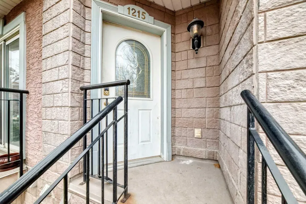 1215 15 Avenue SW Calgary AB T3C 0X5