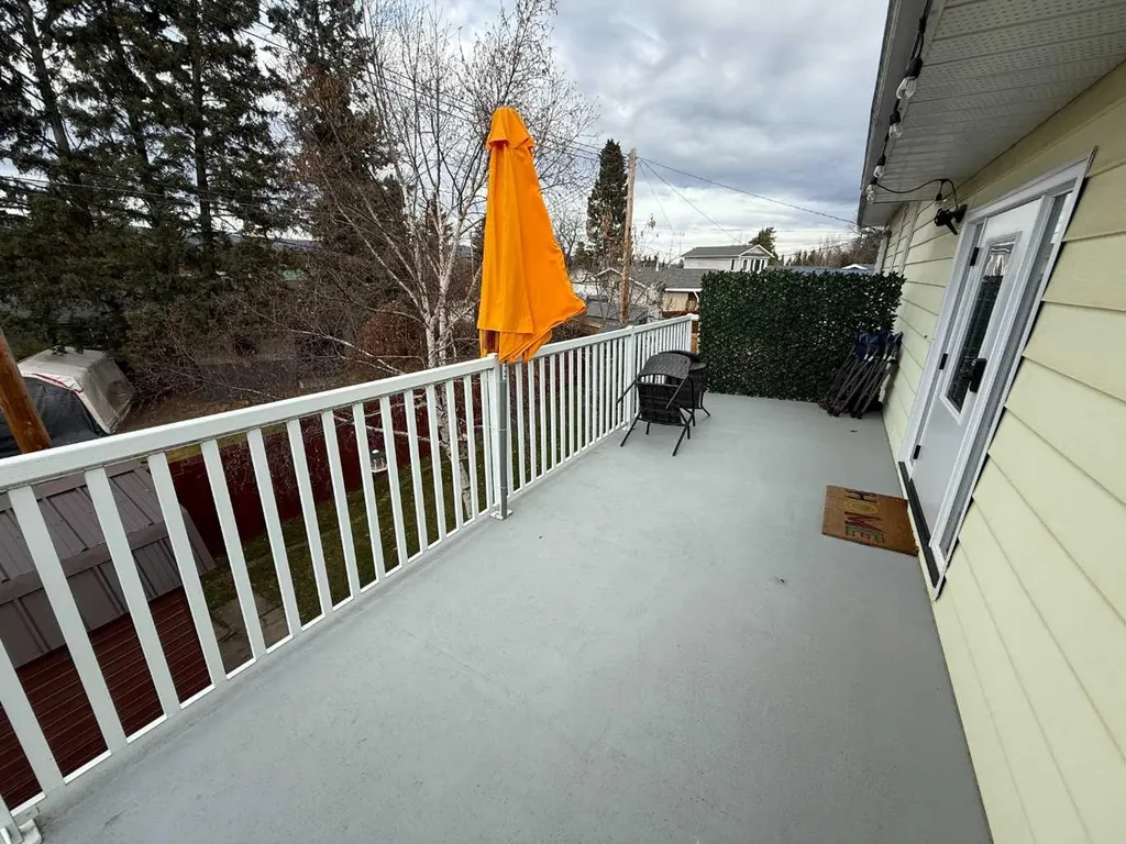 104 Mistaya Road Hinton AB T7V1T3