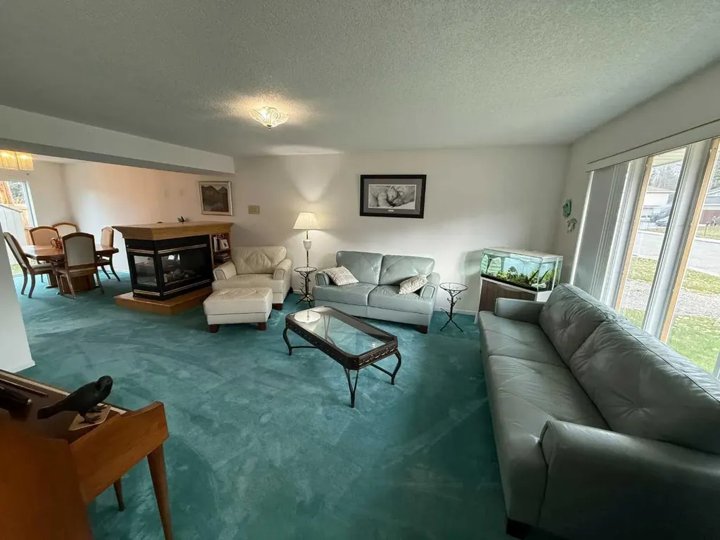 104 Mistaya Road Hinton AB T7V1T3